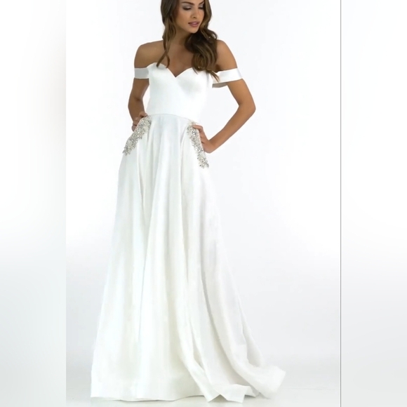 NWT Mac Duggal, Off Shoulder Gown, White, Size 4 - $398 - Picture 6 of 16